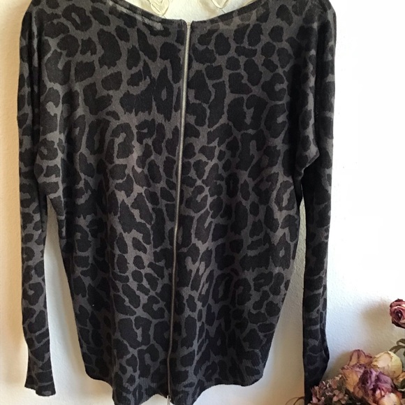 Top - Picture 2 of 6